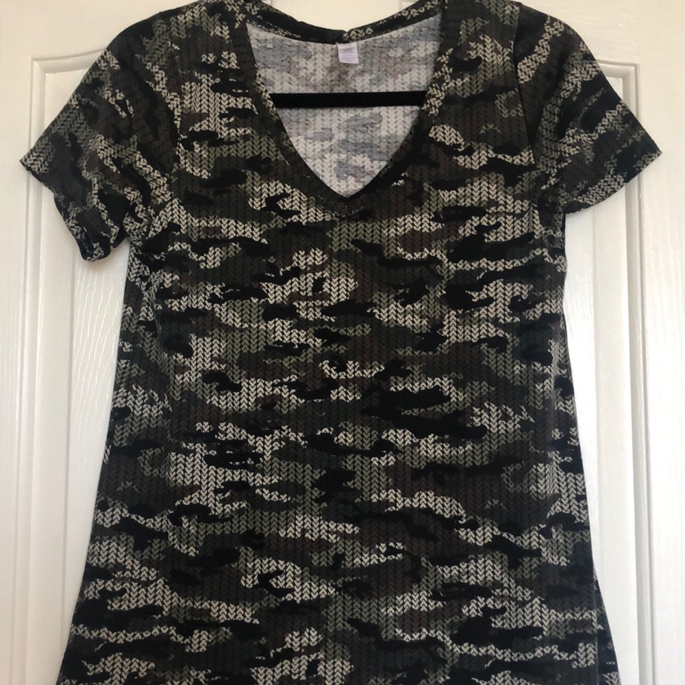 LuLaRoe XS Camo Christy T
